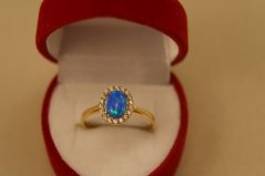 Prsteň- modrý opál- zirkóny- žlté zlato- 14 karátov