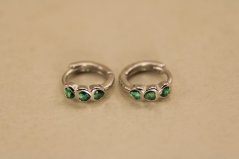 Náušnice -zelené zirkóny-zacvakávacie zapínanie-rhodium-striebro