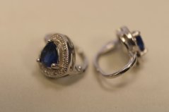 Náušnice-srdiečka-modrý zirkón- číre kamienky-patent-rhodium-striebro