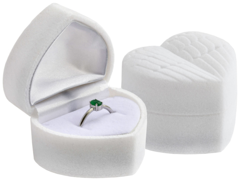 Zamatová krabička na šperky srdiečko s krídlami, biela farba F-73/A1