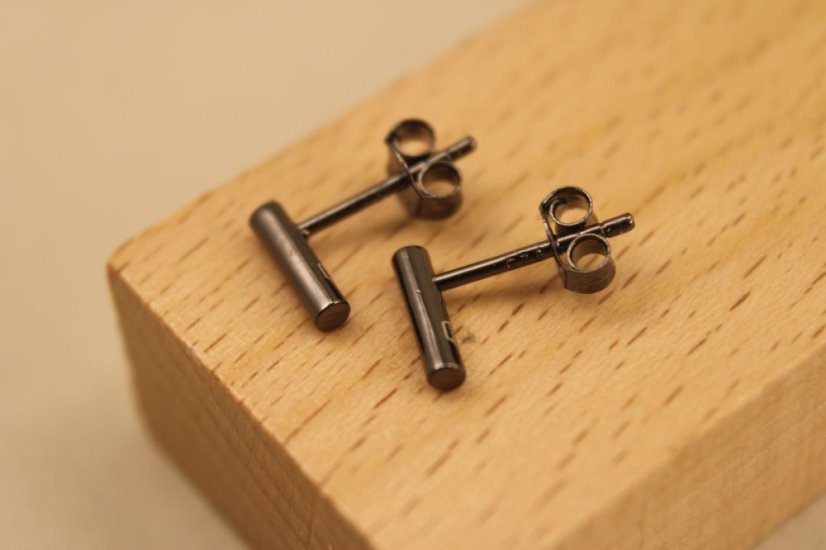 Minimalistické náušnice-puzetky-čierne rhodium-striebro