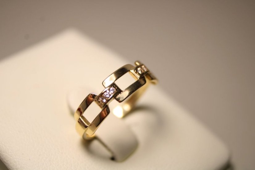 Prsteň-retiazkový vzor-žlté zlato- číre zirkóny-14 karátov