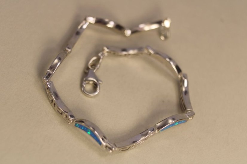 Strieborný polopevný náramok striedavý vzor s modrým opálom, rhodium, 19,5 cm, 10,27g, 925/1000