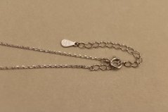 Retiazka- celebritka- písmeno H- zirkóny- rhódiované striebro