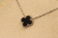 Celebritka-ďatelinka-čierny kameň-chirurgická oceľ