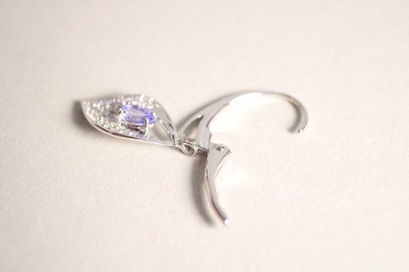 Strieborné visiace náušnice s fialovo-modrým Tanzanitom a čírymi zirkónmi, rhodium, 2,67 g, 925/1000