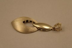 Prívesok- visiaci- lesklo matný- žlté zlato- 14 karátov