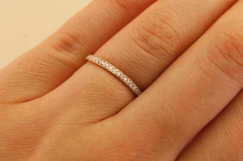 Prsteň-štýl eternity- diamanty- žlté zlato- 14 karátov