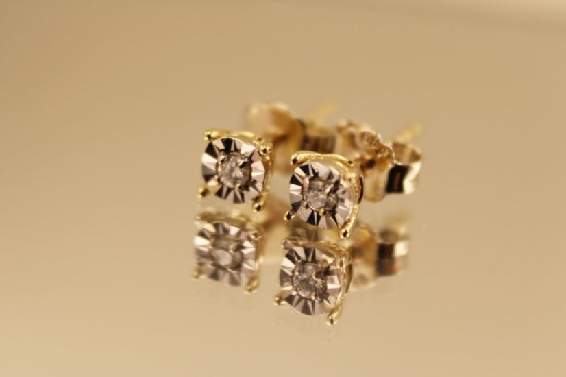 Zlaté náušnice na puzetu, kombinované zlato, diamant 0,06ct SI2 H, 1,18g 14k 585/1000