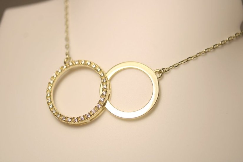 Celebritka- prepojené kruhy- číre zirkóny- žlté zlato- 14 karátov