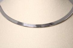 Náhrdelník-plochý-rhodium-striebro