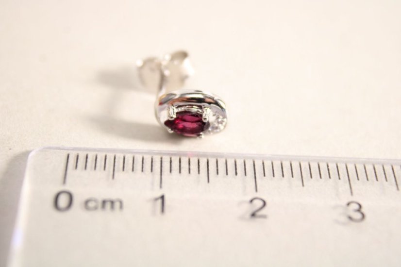 Naušnice- prírodný granát- číre zirkóny- puzetky- rhódiované striebro