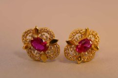 Náušnice-šrúbky-rúžový zirkón-žlté zlato-14 karátov