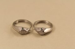 Náušnice- kruhy- had- číre zirkóny- zacvakávacie- rhódiované striebro