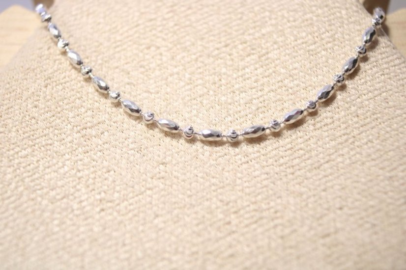 Retiazka- guľôčky- rhódiované  striebro