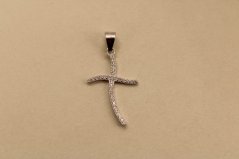 Prívesok - krížik - číre zirkóny - rhodiované striebro