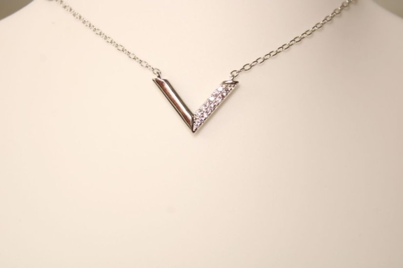 Strieborný náhrdelník s príveskom v tvare V, číre zirkóny, rhodium, 45-50 cm, 1,85 g, 925/1000