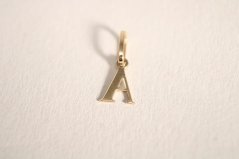 Zlatý prívesom v tvare písmena A s hladkým povrchom, žlté zlato,0,18g,14 karátov, 585/1000