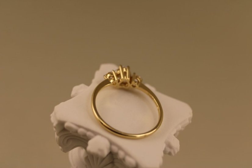 Prsteň- srdce- číre zirkóny- žlté zlato- 14 karátov