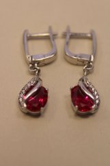 Náušnice- tvar slzy-červený kameň-číre zirkóny-francúzsky patent- rhodium-striebro