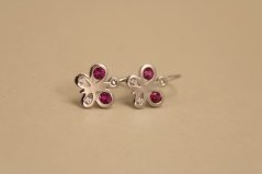 Náušnice - motýľ - číre/rúžové zirkóny - biele zlato - brizúra -14 karátov