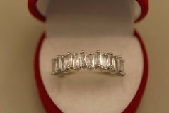 Prsteň- číre obdĺžnikové zirkóny-rhodium-striebro