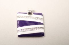 Prívesok-fialový- biely smalt-číre zirkóny-rhodium-striebro