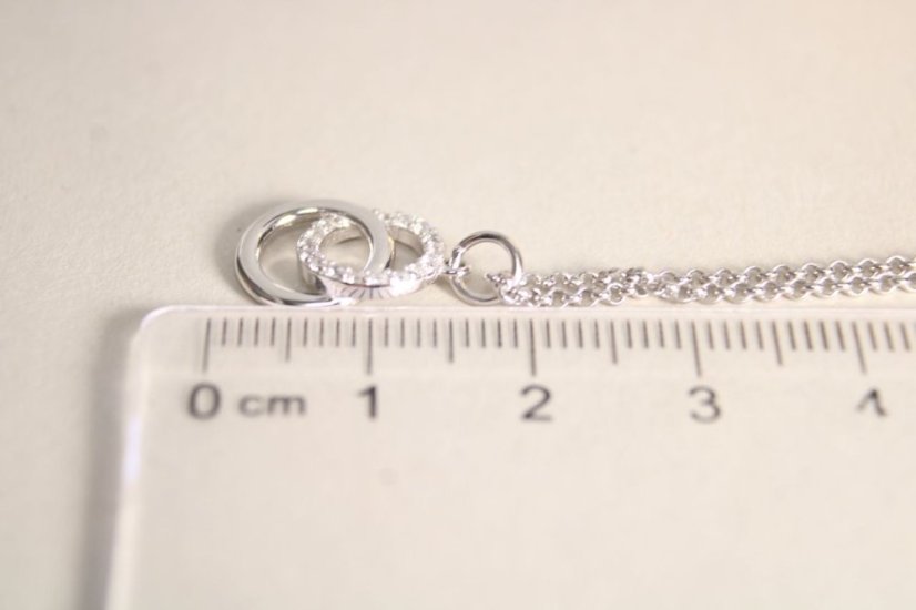 Strieborná celebritka prepojené kruhy s kamienkami, rhodium, 42-45 cm, 3,65 g, 925/1000