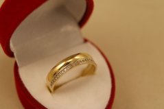 Prsteň- číre kamienky- viacfarebné zlato- 14 karátov