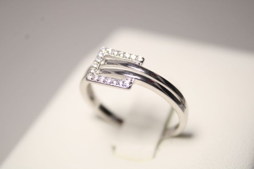 Strieborný prsteň s čírymi zirkónmi, rhodium, veľkosť 54, 1,56 g, 925/1000