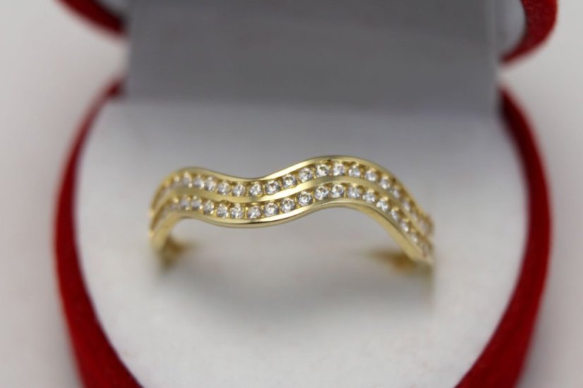 Prsteň žlté zlato číre zirkóny, veľkosť 57, 1,52g 14k 585/1000 - Farba zlata: Žltá, Druh kameňa: ZIRKÓN, Farba kameňa: Číry, Veľkosť prsteňa: 57, Váha (g): 1,52, Rýdzosť: 14 karátov 585/1000