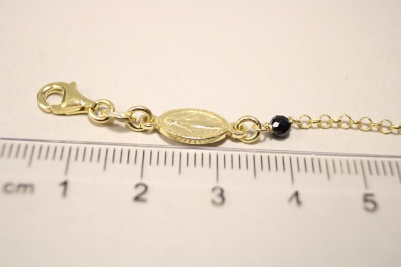 Pozlátený ružencový náramok s ónyxovými guličkami, 17-20cm, 2,79g, 925/1000 - Materiál: Pozlátené striebro, Druh kameňa: ONYX, Farba kameňa: Čierny, Dĺžka náramku (cm): 17 + 3, Váha (g): 2,79, Rýdzosť: STRIEBRO 925/1000