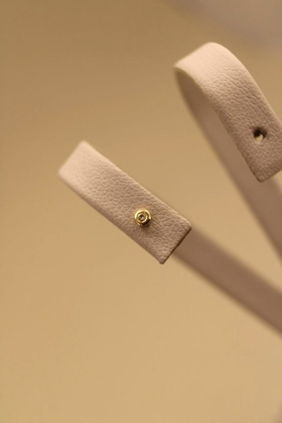 Piercing do nosa- číry briliant- 0,01 ct- žlté zlato- 14 karátov
