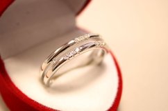 Prsteň- číre zirkóny- rhódiované striebro