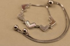 Náramok- perleťové srdiečka- číre zirkóny- rhódiované striebro