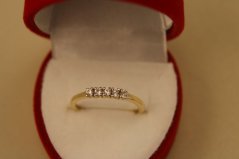 Prsteň- číre kamienky- viacfarebné zlato- 14 karátov