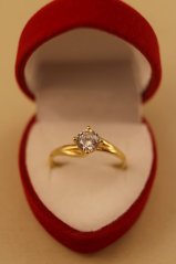 Prsteň- číry zirkón- žlté zlato- 14 karátov