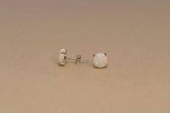 Náušnice-biely opál- biele zlato-puzetky-14 karátov