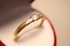 Zlatý prsteň zo žltého zlata, číre zirkóny, veľkosť 61, 1,94 g, 14 karátov, 585/1000