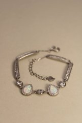 Strieborný náramok zdobený bielym opálom a čírymi zirkónmi, rhodium, 16-19,5 cm, 5,35g, 925/1000