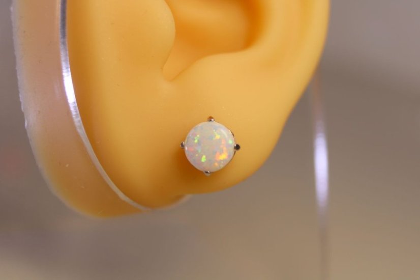 Náušnice-biely opál- biele zlato-puzetky-14 karátov