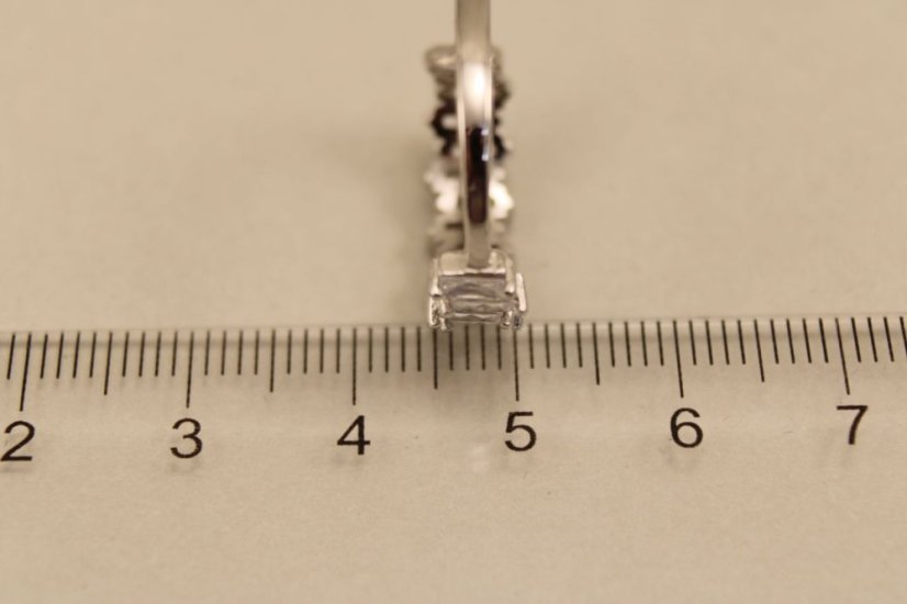 Strieborný prsteň číre obdĺžnikové zirkóny, ródium, veľkosť 56, 2,78g 925/1000