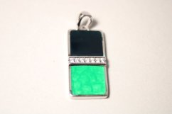 Strieborný prívesok s farebným smaltom a zirkónmi, rhodium, 4,57 g, 925/1000