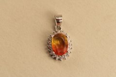 Prívesok - oranžovo-žltý zirkón - číre kamienky - rhodium - striebro