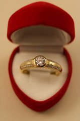 Prsteň- číre zirkóny- žlté zlato- 14 karátov