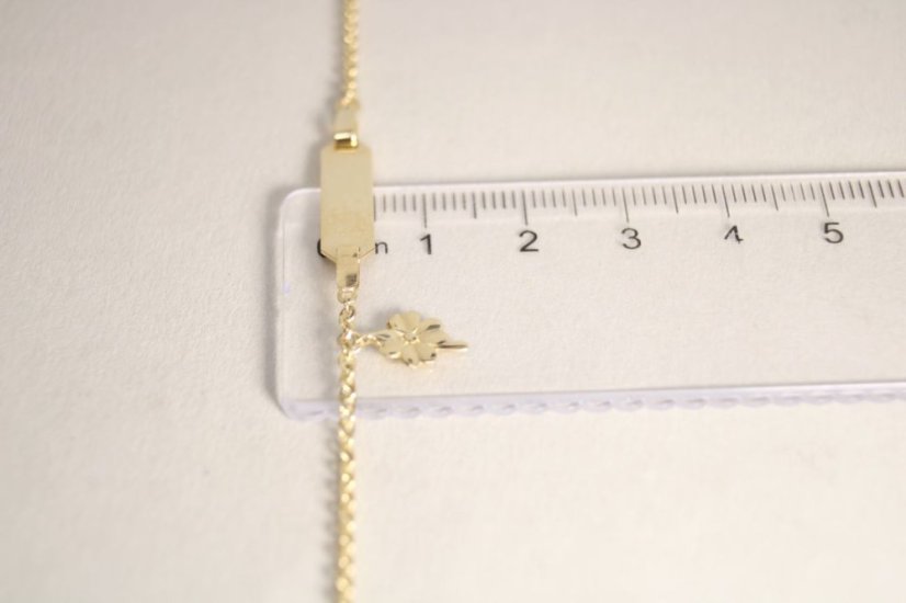 Zlatý detský náramok s platničkou a príveskom štvorlístok, žlté zlato, 13-15 cm, 2,05 g, 14 karátov 585/1000