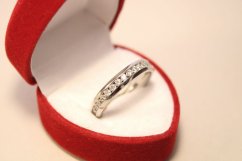 Prsteň- zirkónový lem- chirurgická oceľ