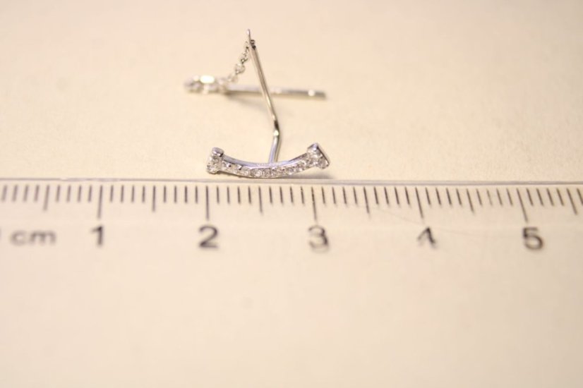Strieborné jemné náušnice s čírymi kamienkami zirkóna, rhódium, prevliekacie, 0,73g, 925/1000