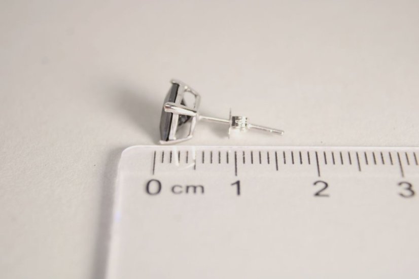 Strieborná single náušnica s čiernym zirkónom, 0,68 g, 925/1000