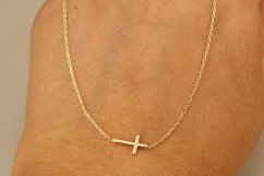 Celebritka-Krížik-Anker-Žlté zlato-14k